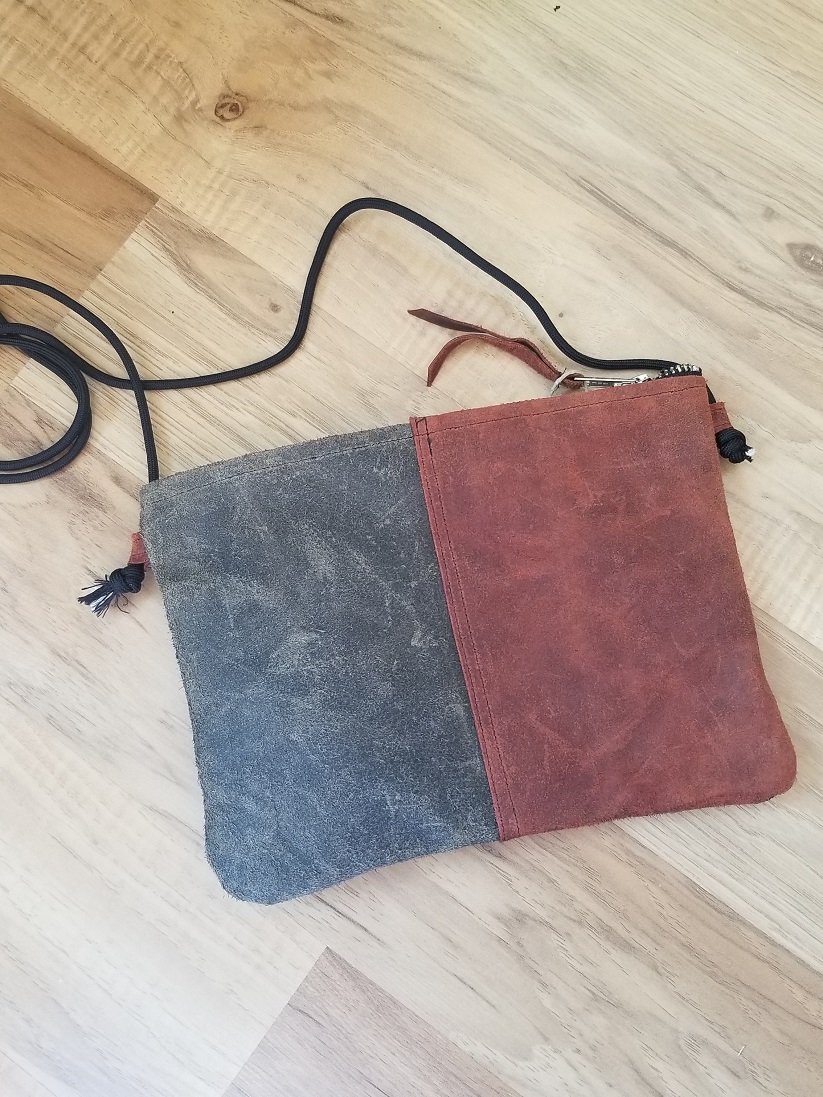 Andi Two-Tone Leather Zipper Bag-Distressed Black and Brick